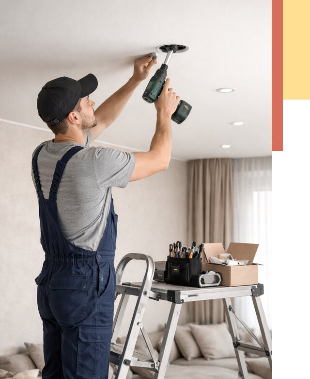 Установка и монтаж точечных светильников в натяжной потолок в Москве от 1928 руб. | ОТДЕЛОЧНИКМск