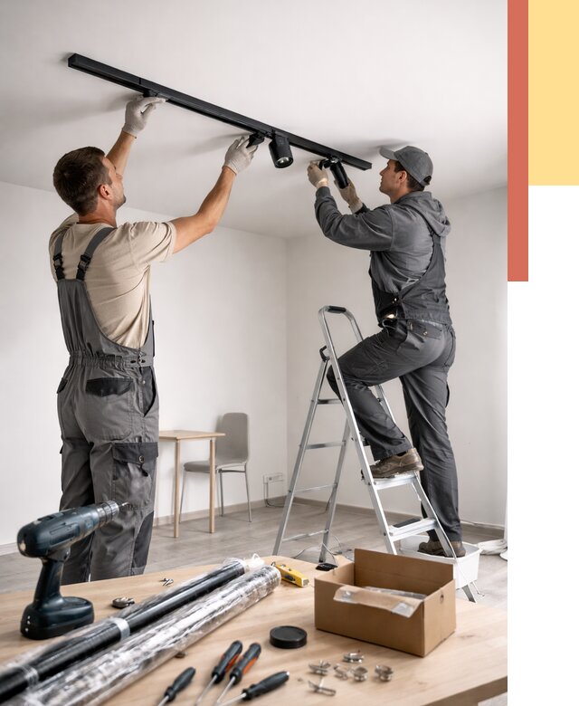 Установка трековых светильников в натяжной потолок в Москве от 4499 руб. | ОТДЕЛОЧНИКМск